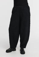 'Floréa' spodnie – szerokie, strukturalne i z elastycznością