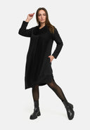 Vestido 'Lunet' – moderno, elegante y con un diseño de carácter fuerte