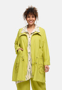 Parka przejściowa 'Livia' – miękka, dopracowana w szczegółach i nowoczesna