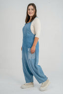 'Sky' Tuinbroek – Hoogwaardige Spijkerstof, Ombre & Patchdetails