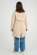 'Livia' Välikausitakki – pehmeä, yksityiskohtainen ja nykyaikainen