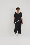 Blusa 'Saria' – asimmetrica, leggera e naturale