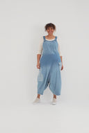 Ogrodniczki 'Sky' – Premiumowy dżins, ombre i detale z naszywkami